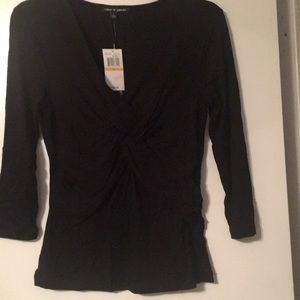 Cable & Gauge Black V- Neck top in Small